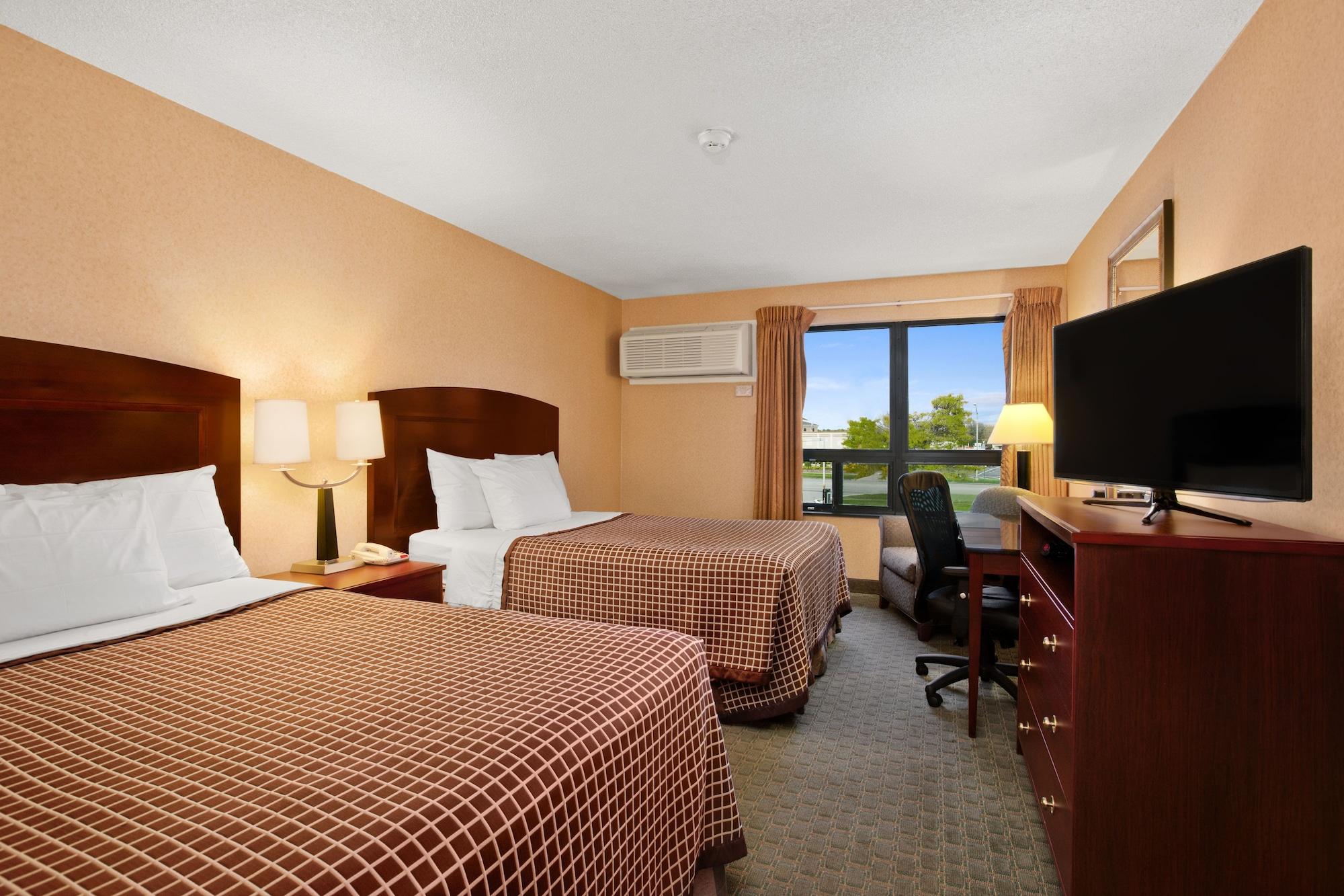 Days Inn By Wyndham Utica Buitenkant foto